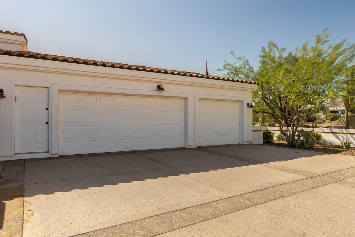 Browse our Arizona vacation homes by amenity